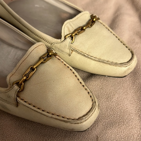 PRADA IVORY FLATS WITH GOLD DETAILING - Picture 4 of 8